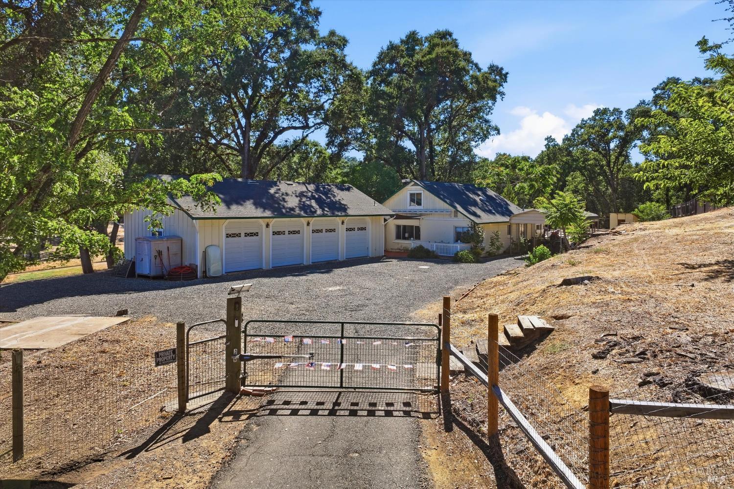 2735 Howard Avenue Lakeport CA 95453