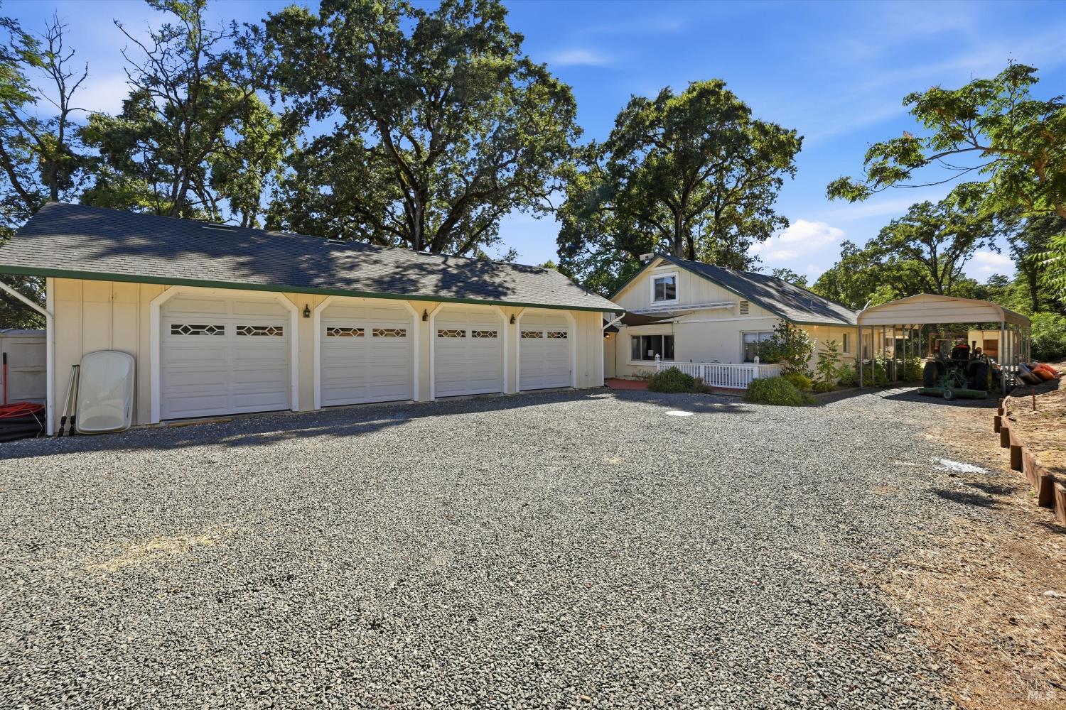 2735 Howard Avenue Lakeport CA 95453
