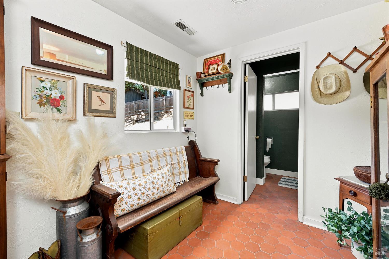 2735 Howard Avenue Lakeport CA 95453