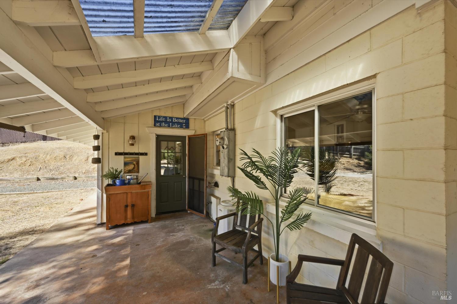 2735 Howard Avenue Lakeport CA 95453