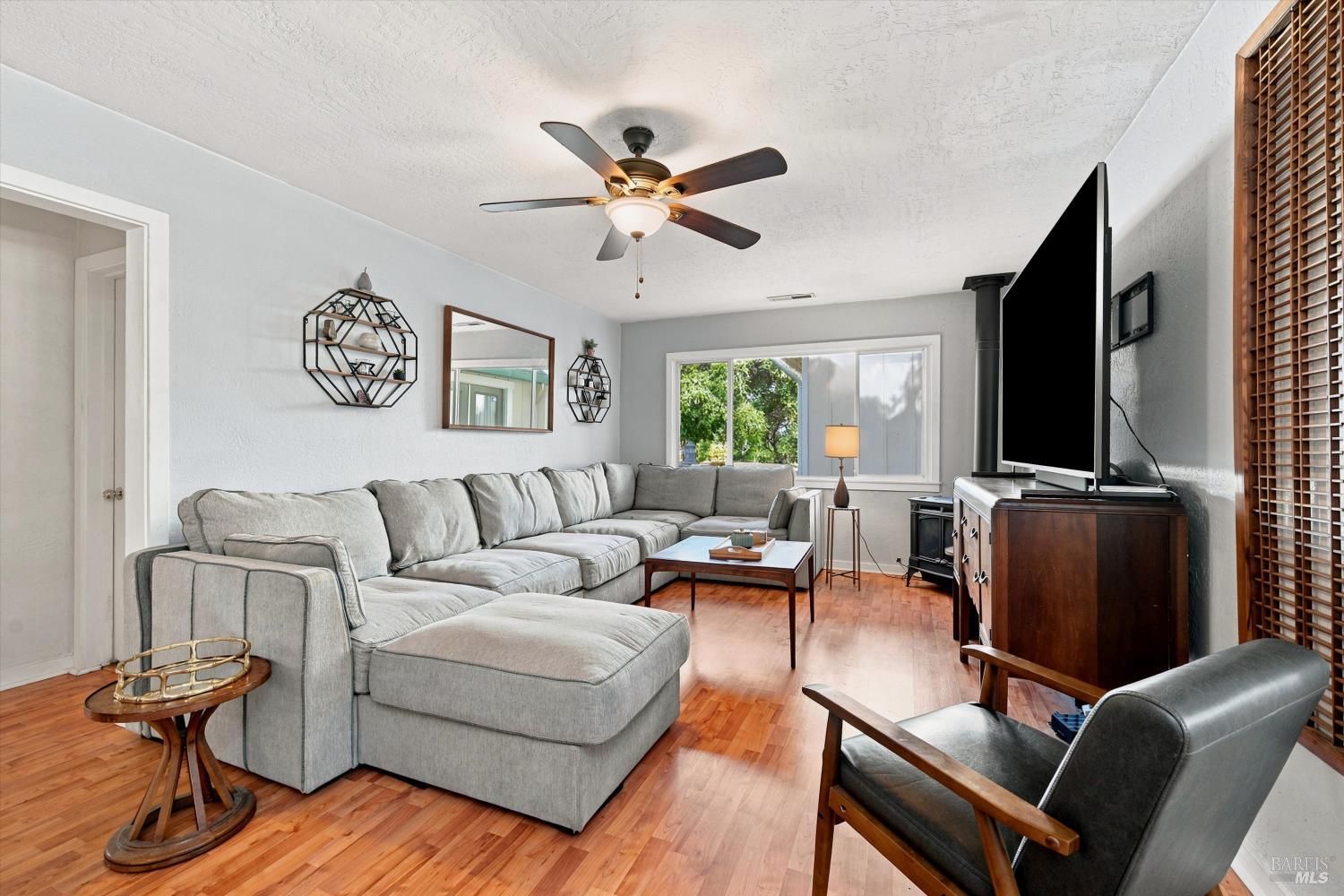 2735 Howard Avenue Lakeport CA 95453