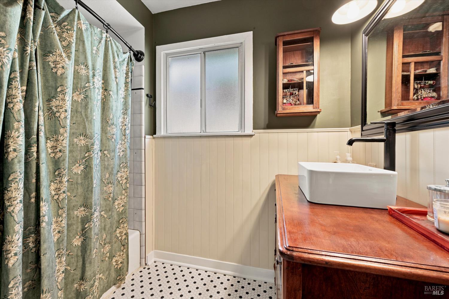 2735 Howard Avenue Lakeport CA 95453
