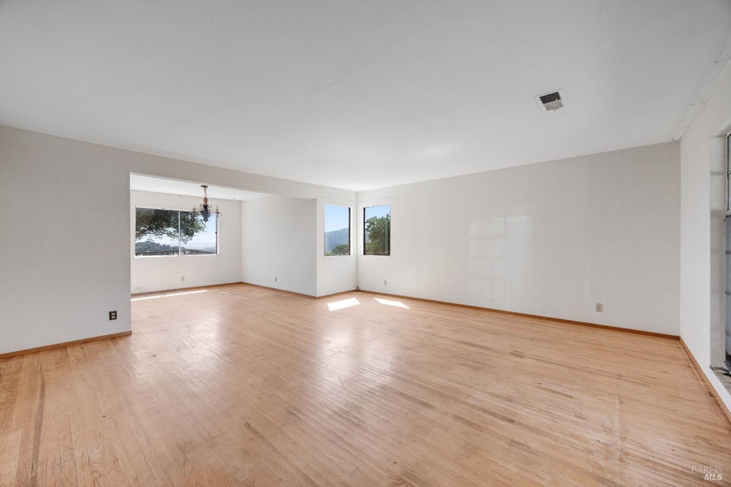 24 Corte Miguel San Rafael CA 94903