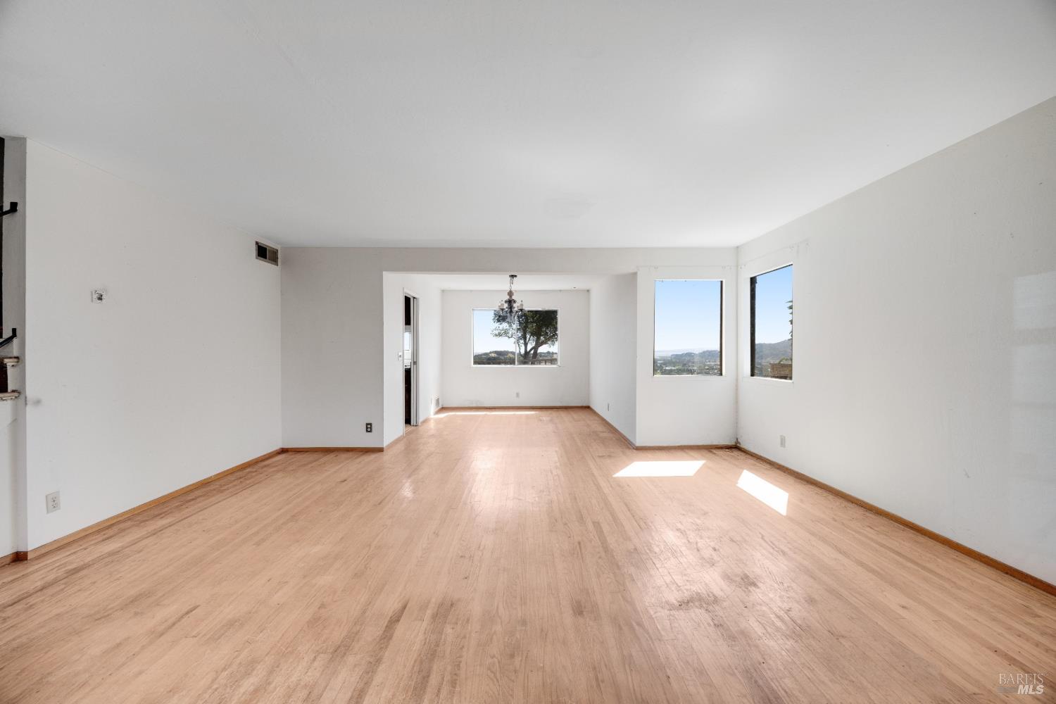 24 Corte Miguel San Rafael CA 94903