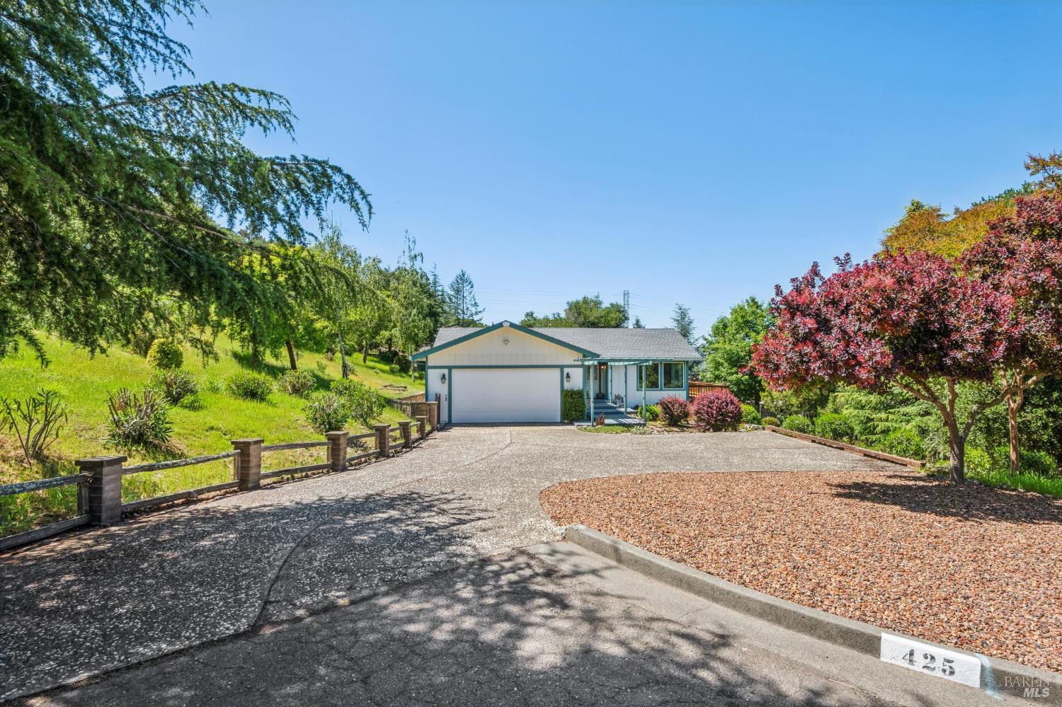 425 Oak Point Place Santa Rosa CA 95409