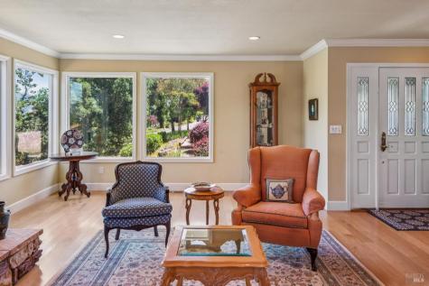 425 Oak Point Place Santa Rosa CA 95409