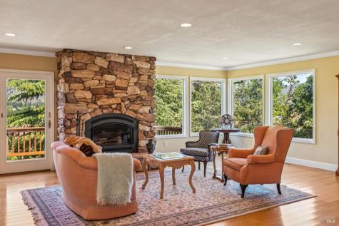 425 Oak Point Place Santa Rosa CA 95409