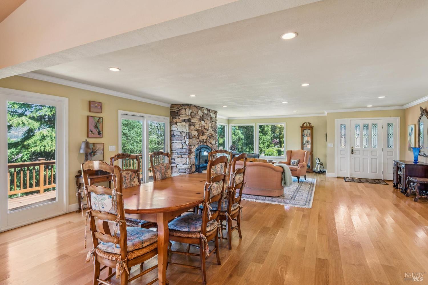 425 Oak Point Place Santa Rosa CA 95409