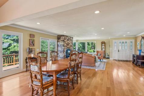 425 Oak Point Place Santa Rosa CA 95409