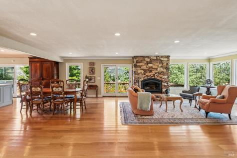 425 Oak Point Place Santa Rosa CA 95409