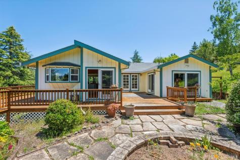 425 Oak Point Place Santa Rosa CA 95409