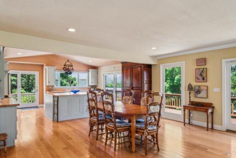 425 Oak Point Place Santa Rosa CA 95409