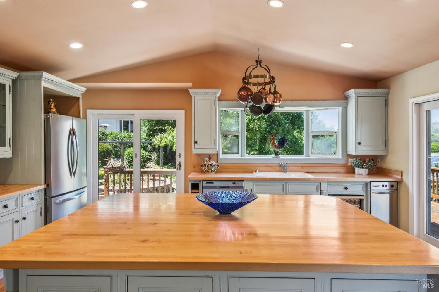 425 Oak Point Place Santa Rosa CA 95409