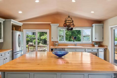 425 Oak Point Place Santa Rosa CA 95409