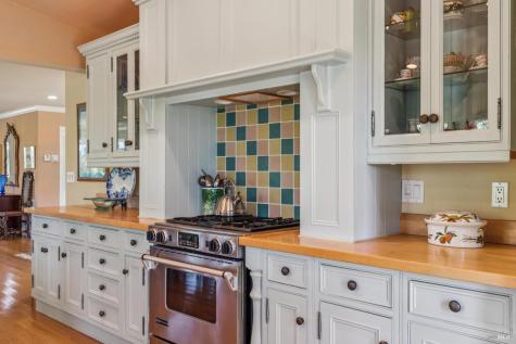 425 Oak Point Place Santa Rosa CA 95409