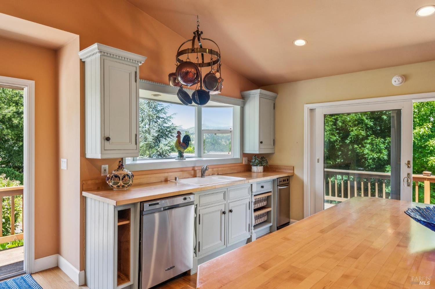425 Oak Point Place Santa Rosa CA 95409