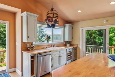 425 Oak Point Place Santa Rosa CA 95409