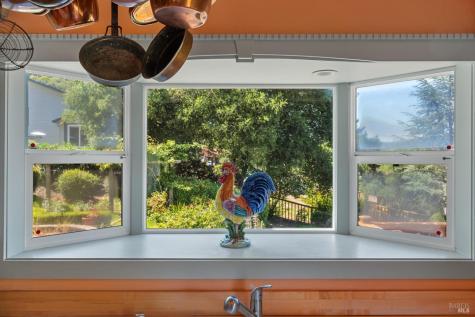 425 Oak Point Place Santa Rosa CA 95409