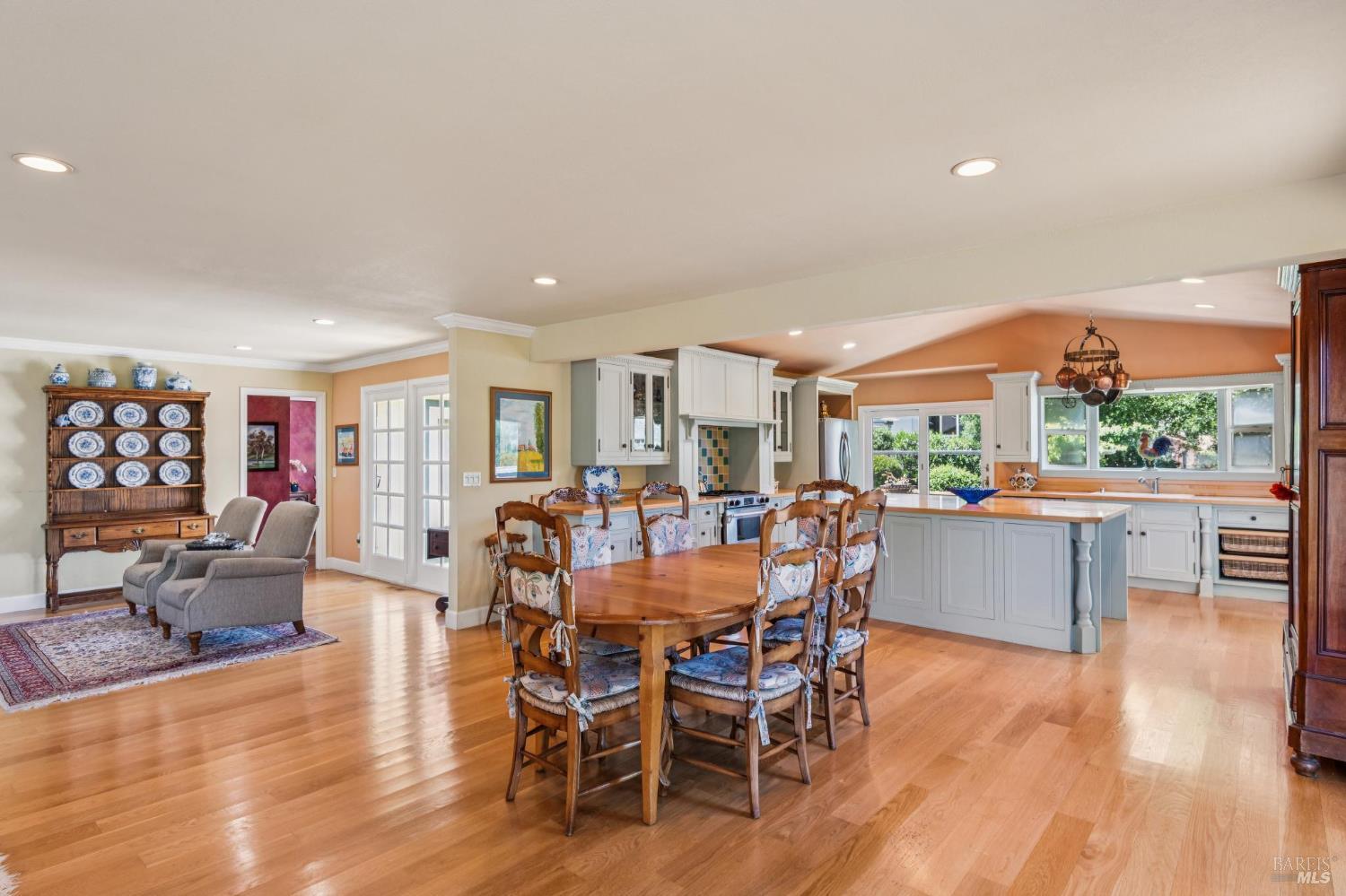 425 Oak Point Place Santa Rosa CA 95409