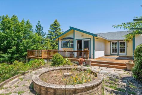 425 Oak Point Place Santa Rosa CA 95409