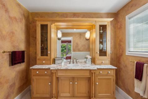 425 Oak Point Place Santa Rosa CA 95409