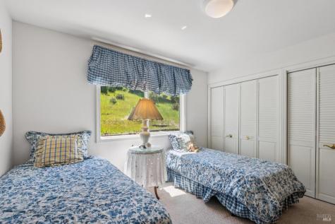 425 Oak Point Place Santa Rosa CA 95409