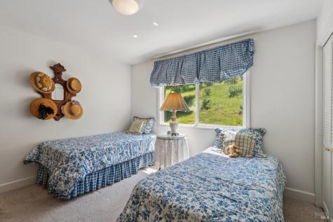 425 Oak Point Place Santa Rosa CA 95409