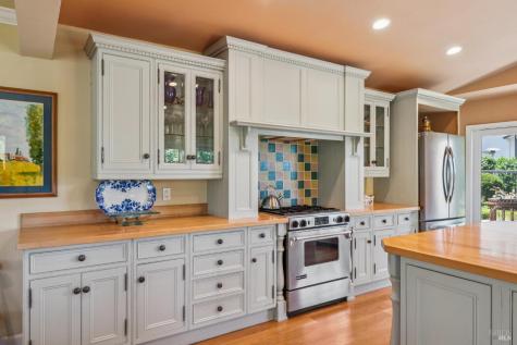 425 Oak Point Place Santa Rosa CA 95409