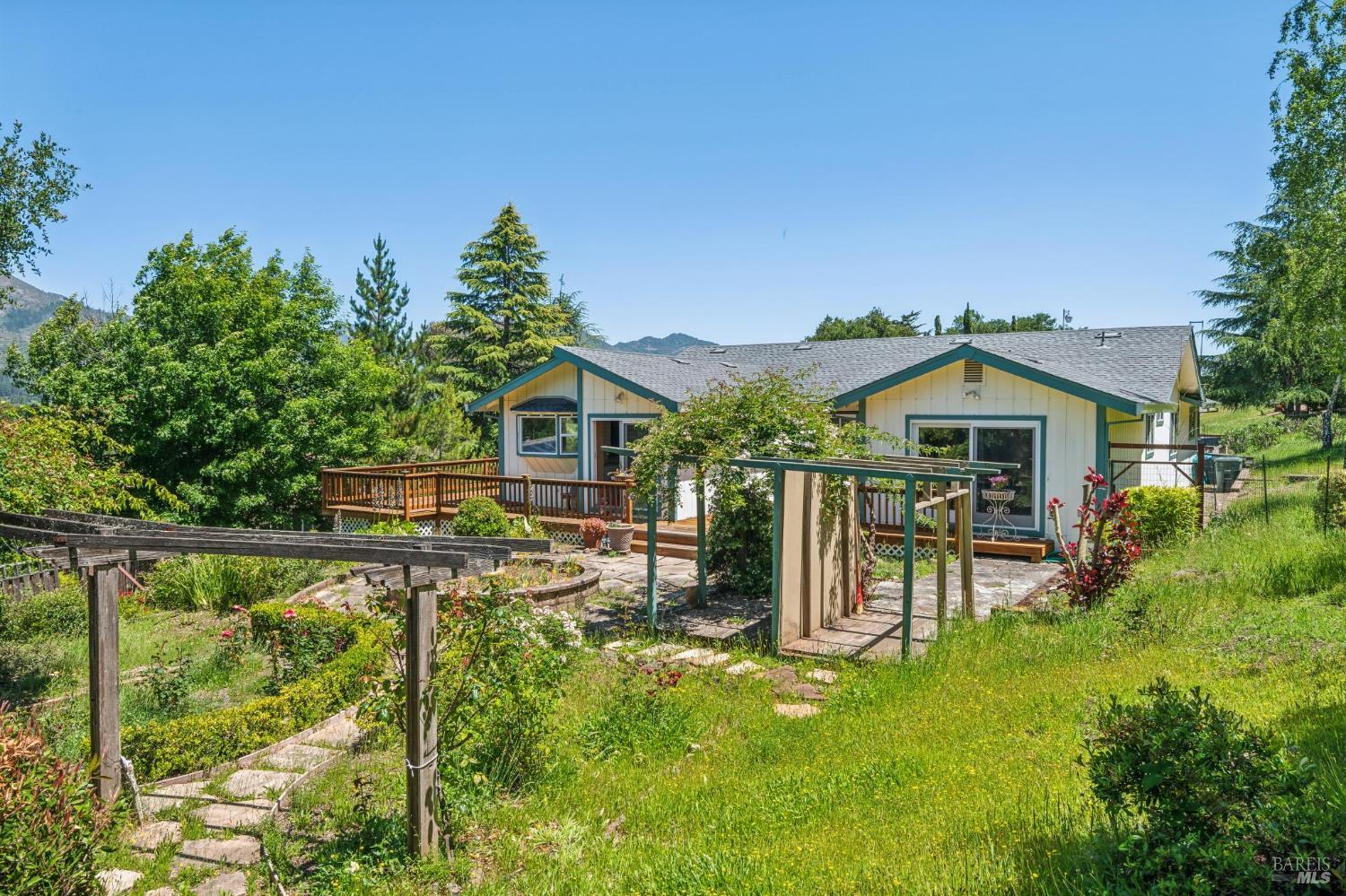 425 Oak Point Place Santa Rosa CA 95409
