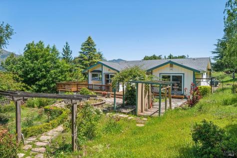 425 Oak Point Place Santa Rosa CA 95409