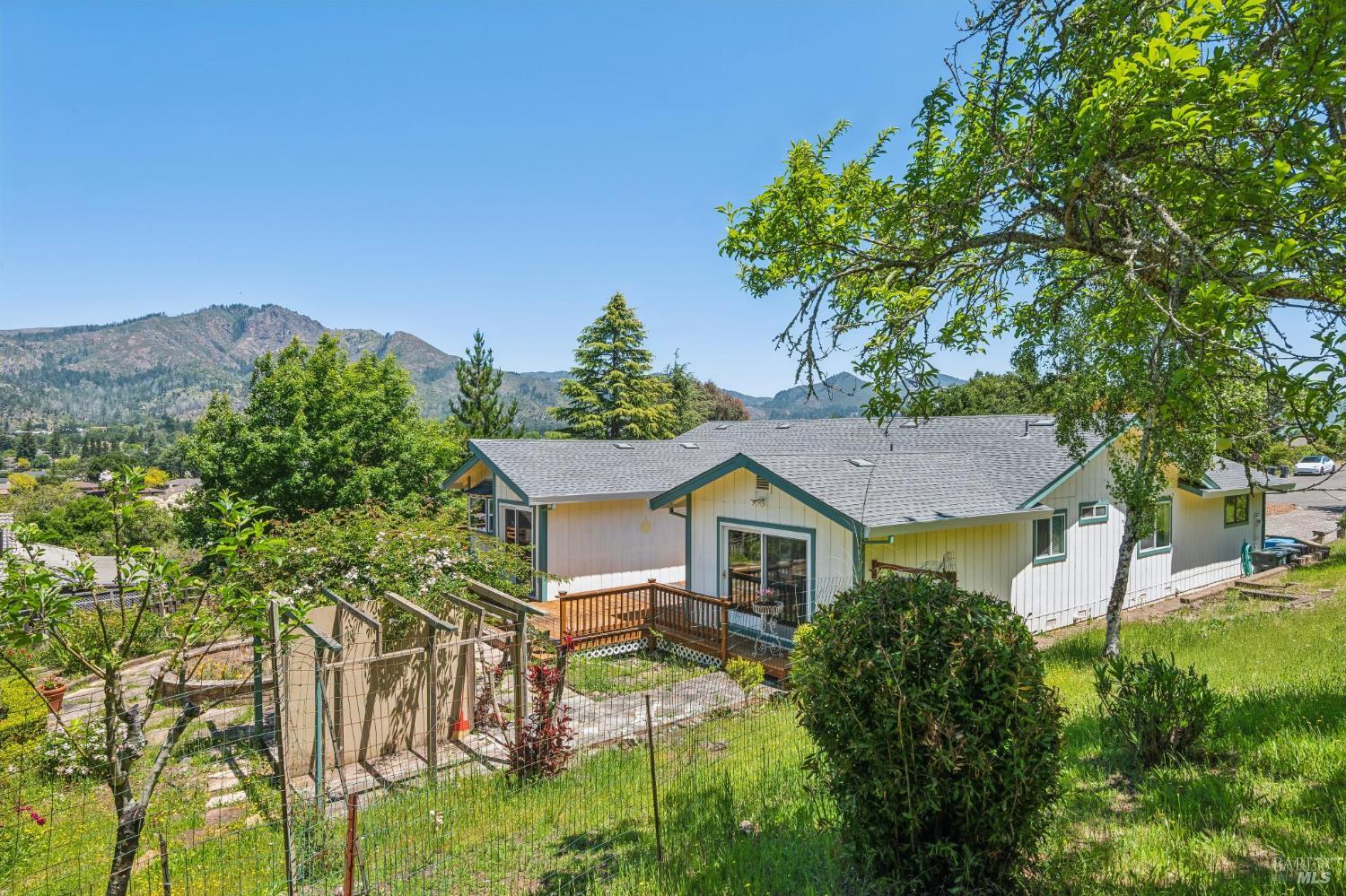 425 Oak Point Place Santa Rosa CA 95409