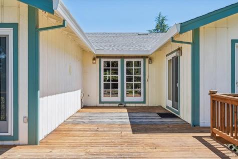 425 Oak Point Place Santa Rosa CA 95409