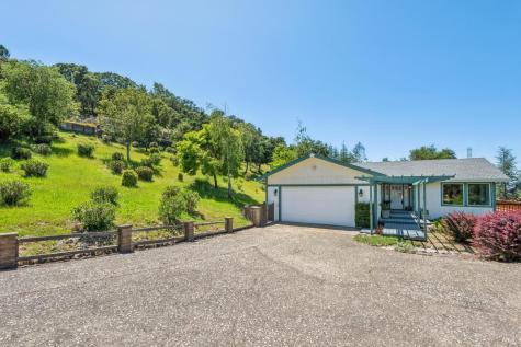 425 Oak Point Place Santa Rosa CA 95409