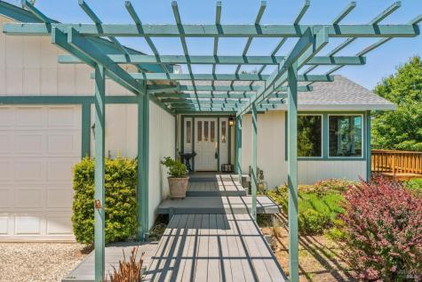 425 Oak Point Place Santa Rosa CA 95409