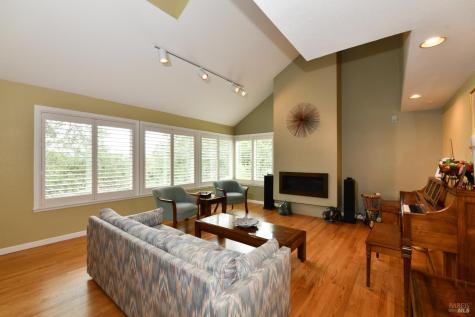 4004 Garnet Place Santa Rosa CA 95405