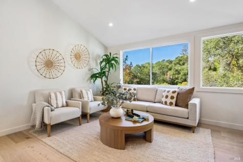 17285 Hillcrest Avenue Sonoma CA 95476