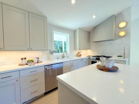 17285 Hillcrest Avenue Sonoma CA 95476