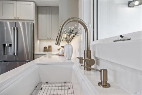 17285 Hillcrest Avenue Sonoma CA 95476