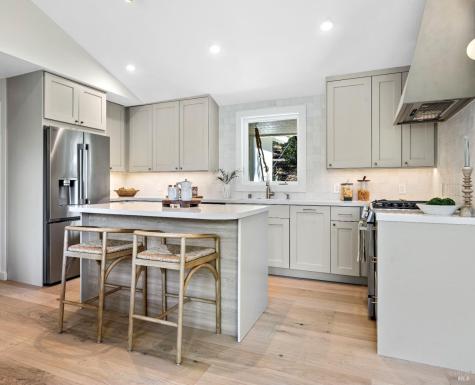 17285 Hillcrest Avenue Sonoma CA 95476