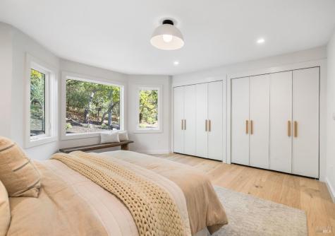 17285 Hillcrest Avenue Sonoma CA 95476