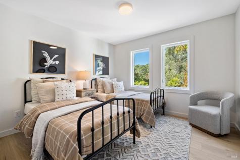 17285 Hillcrest Avenue Sonoma CA 95476