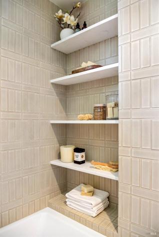 17285 Hillcrest Avenue Sonoma CA 95476