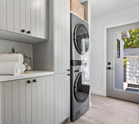 17285 Hillcrest Avenue Sonoma CA 95476