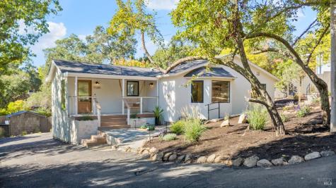 17285 Hillcrest Avenue Sonoma CA 95476