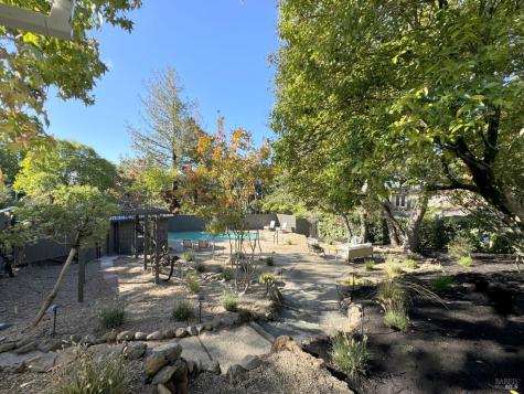 17285 Hillcrest Avenue Sonoma CA 95476