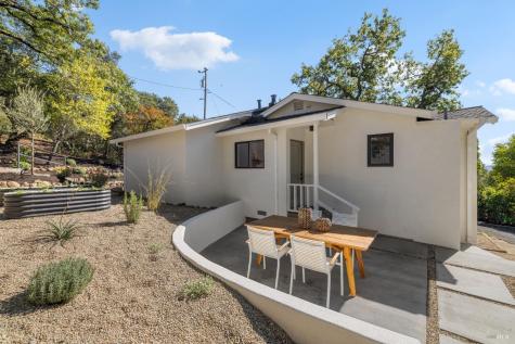 17285 Hillcrest Avenue Sonoma CA 95476