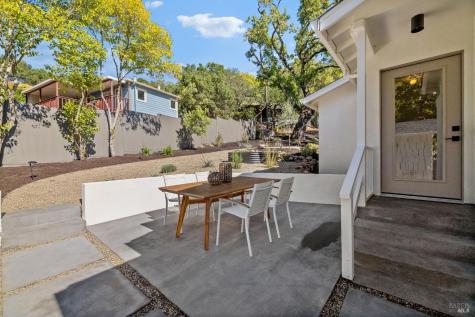 17285 Hillcrest Avenue Sonoma CA 95476