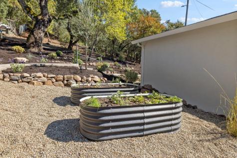 17285 Hillcrest Avenue Sonoma CA 95476