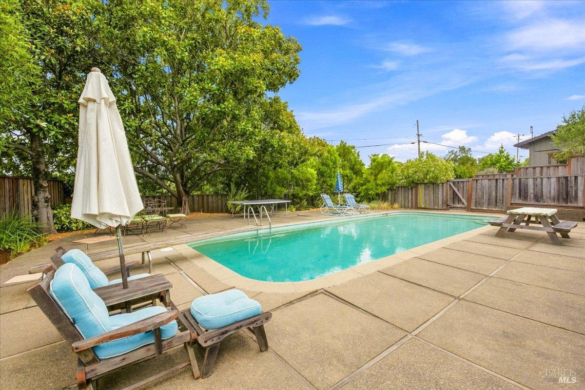 951 Meadowsweet Drive Corte Madera CA 94925