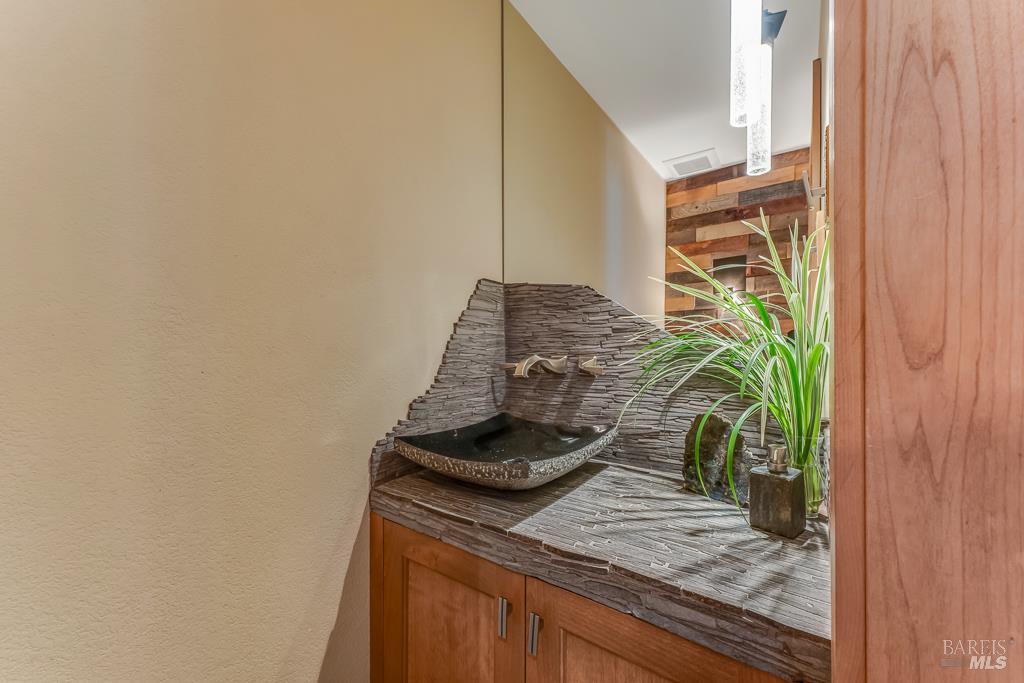 1515 San Ramon Way Santa Rosa CA 95409